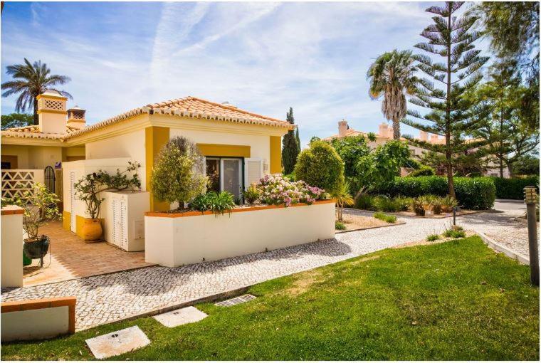 2Bedroom Bungalow Heated Shared Pool ,Near Carvoeiro And Ferrugudo Exterior photo
